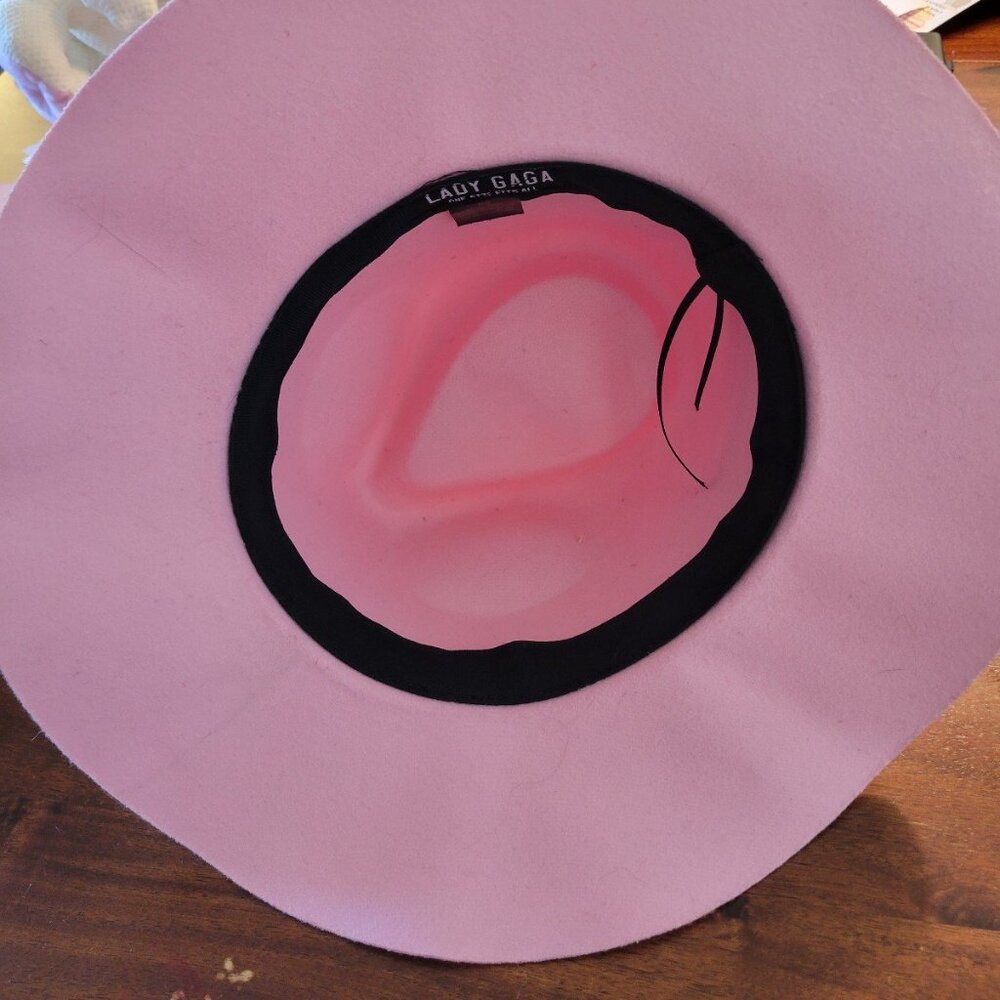 Lady Gaga Joanne World Tour Official Concert Merchandise Iconic Pink Fedora Hat. - Picture 8 of 8